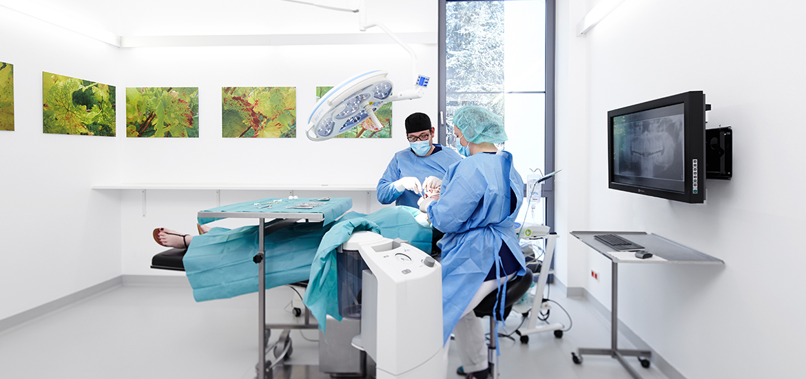 Oralchirurg in Hochheim z.B. für Weisheitszahn-OP
